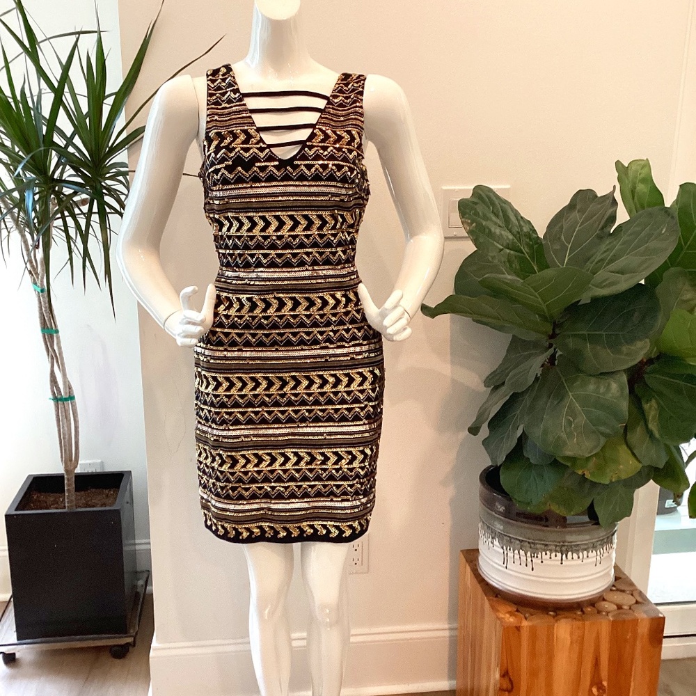 NWT GIANNI BINI GB BLACK AND GOLD SEQUENCE EMBELLISHED COCKTAIL DRESS SZ M